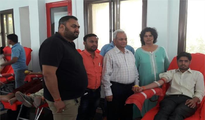 रक्तदान शिविर में 184 यूनिट रक्त हुआ एकत्र