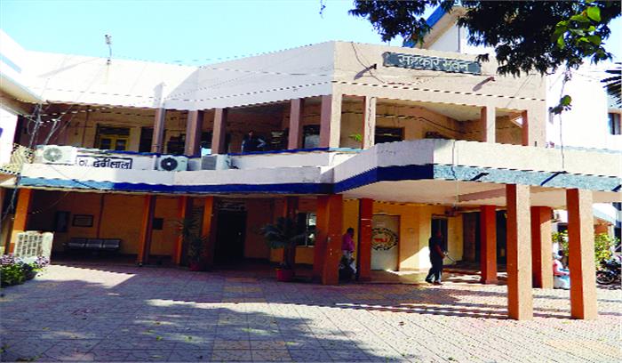 सीईओ के कक्ष में जड़ा ताला, गुरूद्वान को बनाया प्रभारी