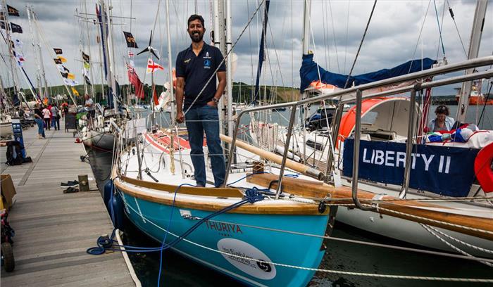 हिंद महासागर में फंसे भारतीय नौसेना के कमांडर अभिलाष टॉमी को बचाया गया  