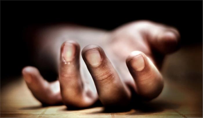 उत्तर प्रदेश:महिला का अधजला शव बरामद उत्तर प्रदेश:महिला का अधजला शव बरामद