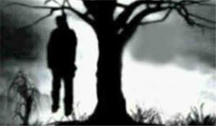 बिहार :पेड़ से लटका मिला युवक का शव बरामद