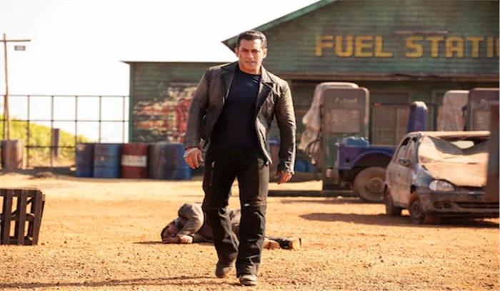 राधे: योर मोस्ट वांटेड भाई को मिल रही सराहना से खुश हैं सलमान खान राधे: योर मोस्ट वांटेड भाई को मिल रही सराहना से खुश हैं सलमान खान