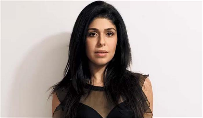 एक-दूसरे पर निर्भर हैं फैशन और फिल्में : अनीता श्रॉफ अदजानिया