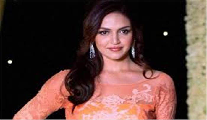 ईशा देओल ने हेमामालिनी की खराब स्वास्थ्य के अफवाह को खारिज किया