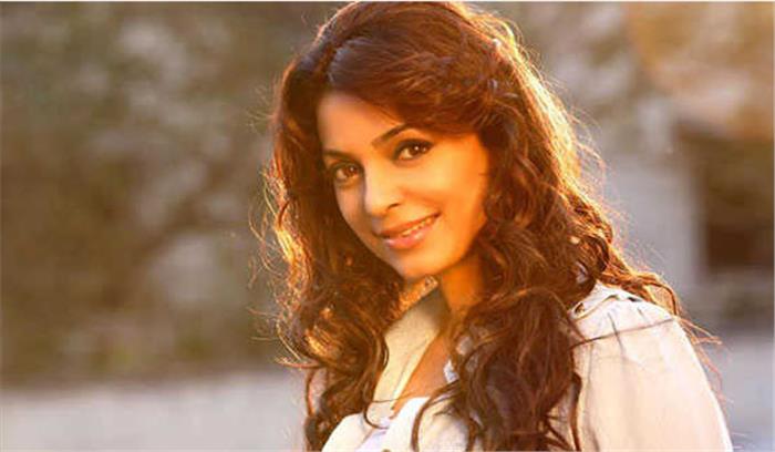 जूही चावला ने दिलकश अदाओ से दर्शको को दीवाना बनाया