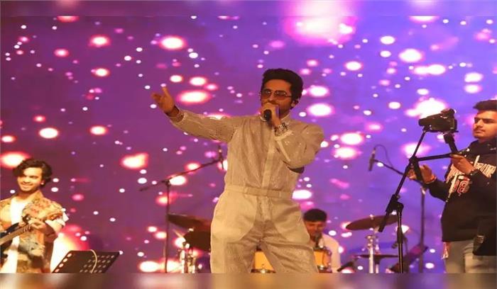 स्टेज पर फिर गाना चाहते हैं आयुष्मान खुराना