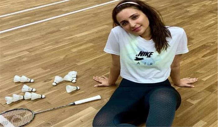 बैडमिंटन खेलने की ट्रेनिंग ले रही है परिणीति