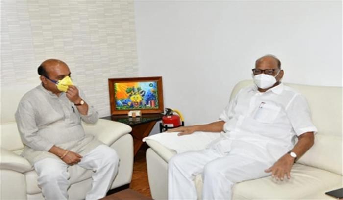 बोम्मई, शरद पवार ने महाराष्ट्र-कर्नाटक जल विवाद पर चर्चा की बोम्मई, शरद पवार ने महाराष्ट्र-कर्नाटक जल विवाद पर चर्चा की