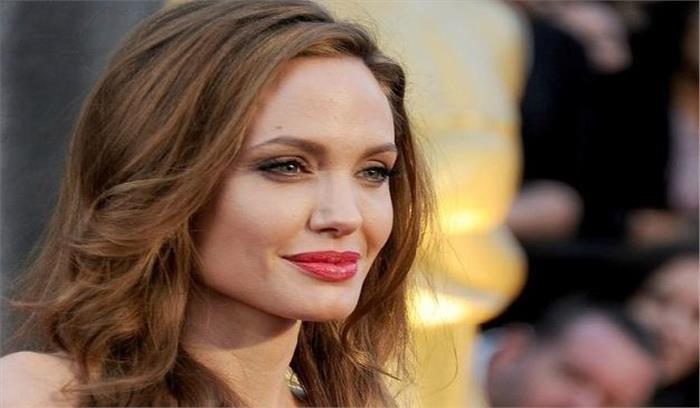 मैं अकेलेपन से खुश नहीं हूं: एंजेलिना जोली