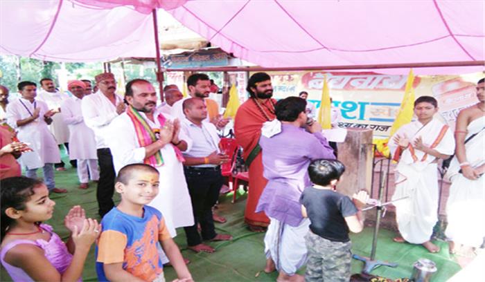 भगवान परशुराम की मूर्ति स्थापना