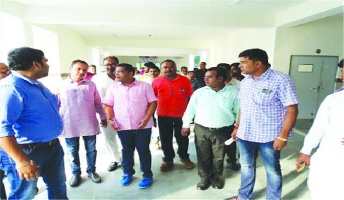 शाखा प्रबंधक पर बोनस की जानकारी नहीं देने का आरोप