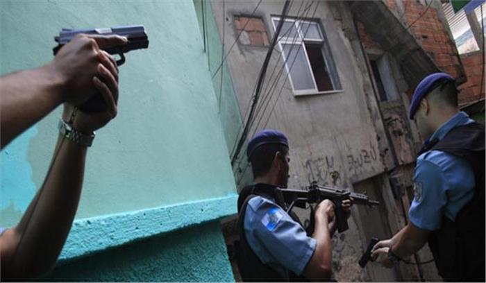 रियो डी जेनेरियो: आपराधिक गुटों और पुलिस के बीच मुठभेड़ में 7 की मौत