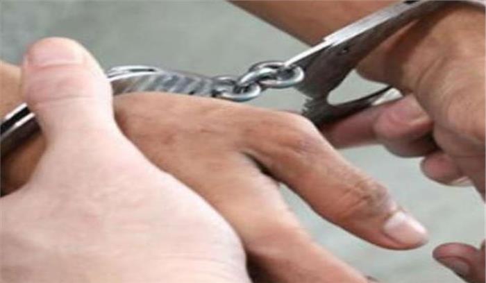 दस हजार रुपये की रिश्वत लेते वरिष्ठ लिपिक गिरफ्तार दस हजार रुपये की रिश्वत लेते वरिष्ठ लिपिक गिरफ्तार