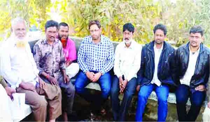 इंजीनियर ने कबाड़ियों को बेच दी 10 लाख के लोहे का सामान