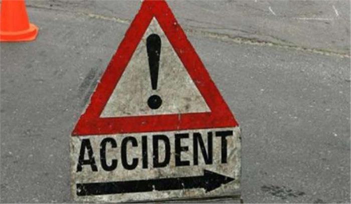 ब्रिटेन में कार दुर्घटना में चार की मौत