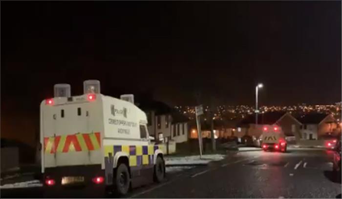 आयरलैंड के लोंदोंडेरी में गोलीबारी में दो लोग घायल आयरलैंड के लोंदोंडेरी में गोलीबारी में दो लोग घायल