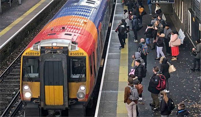 ब्रिटिश रेल कर्मचारियों ने शुरू की 27 दिन की हड़ताल, यात्री परेशान ब्रिटिश रेल कर्मचारियों ने शुरू की 27 दिन की हड़ताल, यात्री परेशान