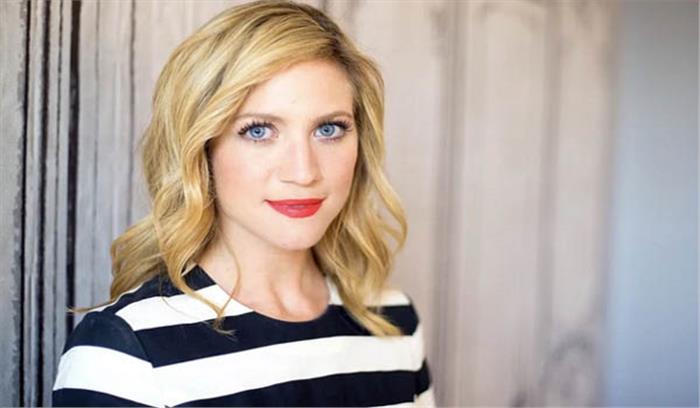 2016 में हुई एक कार दुर्घटना में अभिनेत्री ब्रिटनी स्नो पर मुकदमा 2016 में हुई एक कार दुर्घटना में अभिनेत्री ब्रिटनी स्नो पर मुकदमा