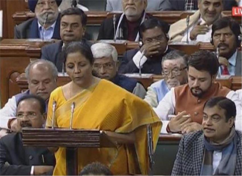 बजट से पहले मनमोहन सिंह से मिलीं वित्तमंत्री सीतारमण बजट से पहले मनमोहन सिंह से मिलीं वित्तमंत्री सीतारमण