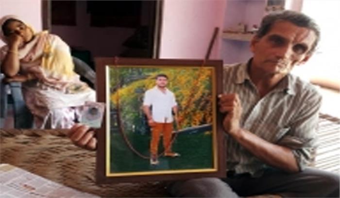 बुलंदशहर : पुलिस फायरिंग में बेटे को गंवाने वाले को चुनाव में कोई रुचि नहीं