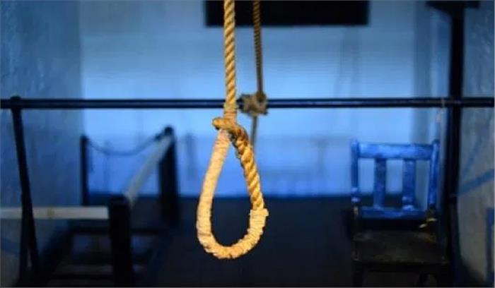 बुंदेलखंड : शराब के आदी युवक ने फांसी लगाकर आत्महत्या की बुंदेलखंड : शराब के आदी युवक ने फांसी लगाकर आत्महत्या की