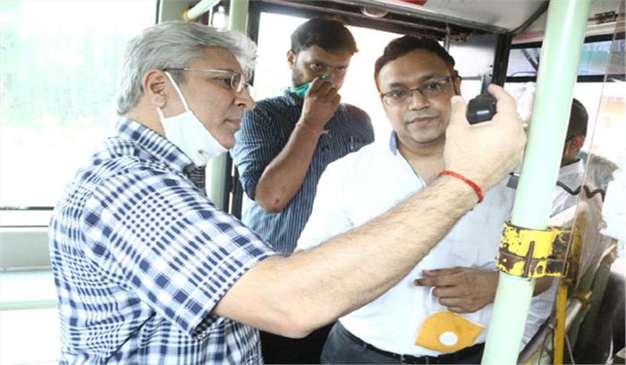 बसों में निगरानी के लिए लोकेटर सिस्टम और पैनिक बटन