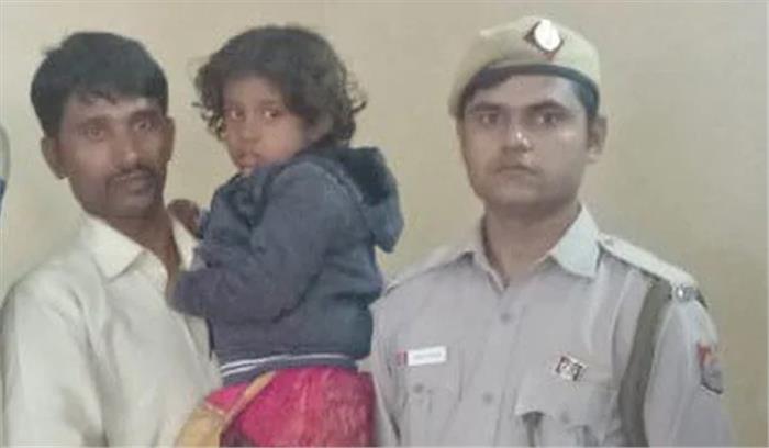 बस के मार्शल और कंडक्टर ने बच्ची को अपहरण से बचाया