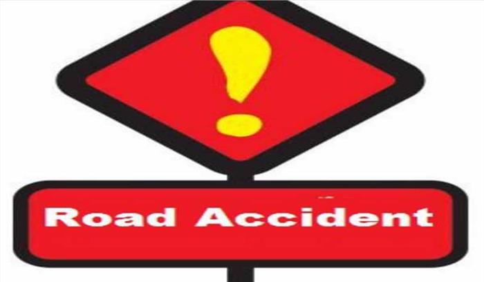 बस पलटने से दो की मौत