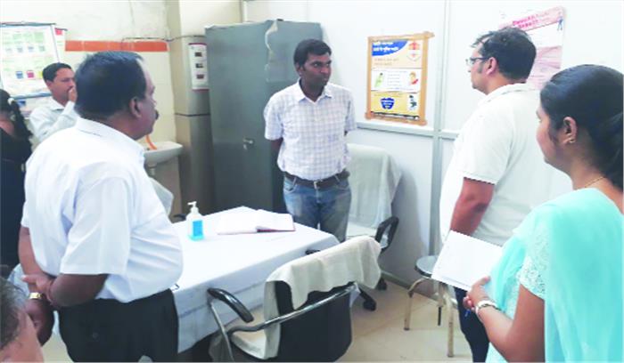 चिकित्सक छुट्टी पर कलेक्टर हुए नाराज
