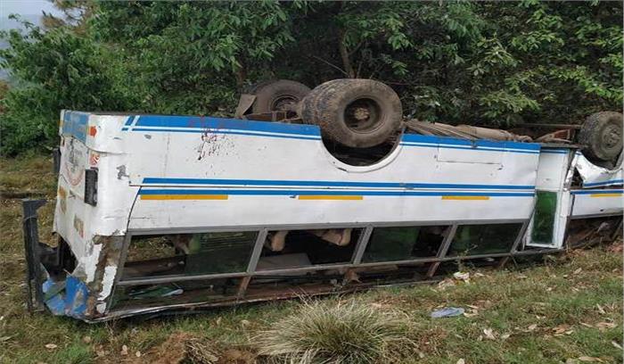 मध्यप्रदेश : बस पलटने से 13 यात्री घायल