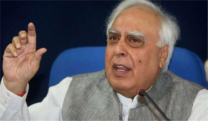 व्यापमं मामले में सीबीआई ने उच्चतम न्यायालय में झूठा हलफनामा दायर किया : सिब्बल