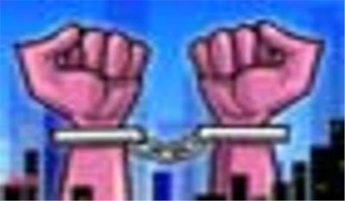 मिलावटी दूध बनाने वाले गिरोह का भांडाफोड़,एक टैंकर जब्त, दो गिरफ्तार