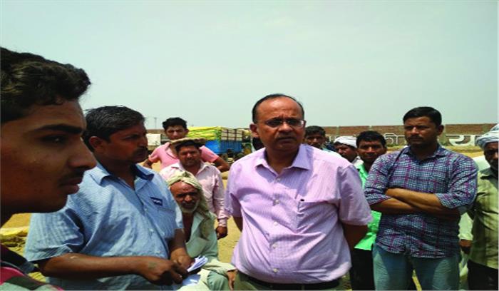 गेहूं क्रय केन्द्र का जिलाधिकारी ने किया औचक निरीक्षण