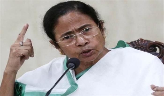 सीएए के खिलाफ जनआंदोलन खड़ा करें : ममता