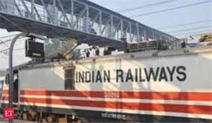 बंगाल में रेलवे सेवाएं धीरे-धीरे हो रही सामान्य