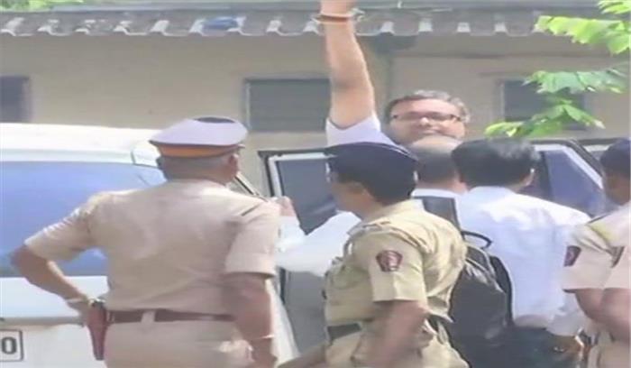 आईएनएक्स मीडिया मामला: सीबीआई पूछताछ के लिए कार्ति को मुंबई लेकर गई