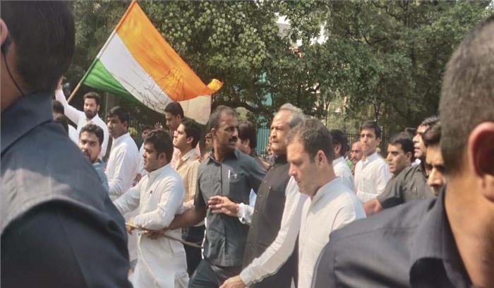 सीबीआई घमासान पर कांग्रेस का राहुल गांधी के नेतृत्व में विरोध प्रदर्शन