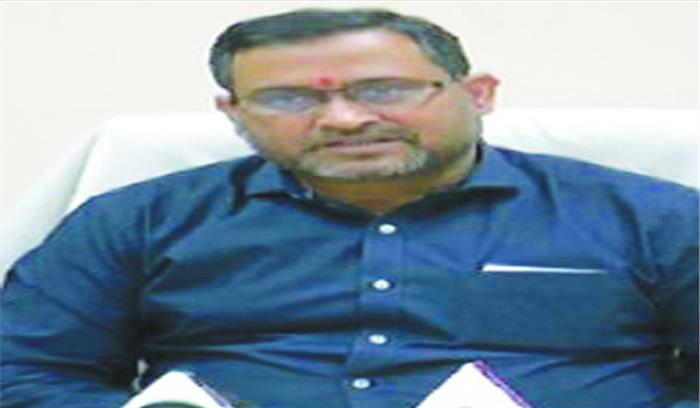 12 ठेकेदारों को निगम आयुक्त को नोटिस