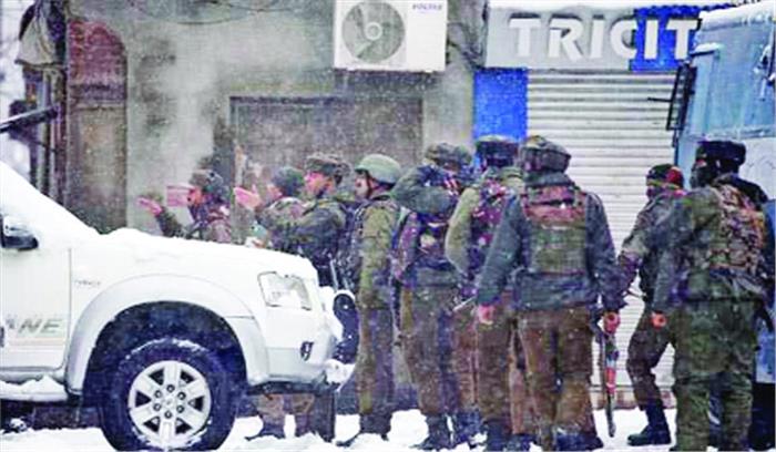 सीआरपीएफ शिविर पर हमला नाकाम, एक जवान शहीद सीआरपीएफ शिविर पर हमला नाकाम, एक जवान शहीद