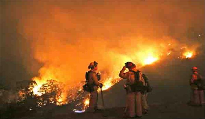 कैलिफोर्निया के इतिहास की सबसे भयंकर आग है थॉमस