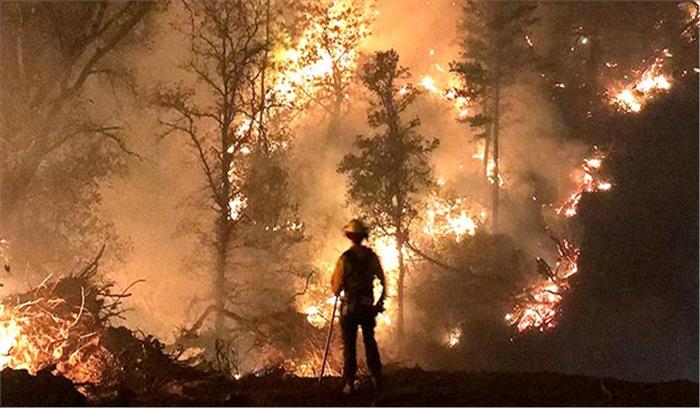 कैलिफोर्निया थॉमस अग्निकांड को बुझाने की कोशिश में दमकलकर्मी की मौत