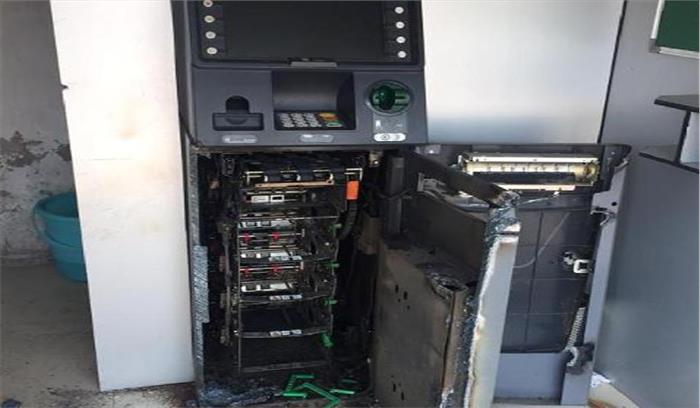 एटीएम में तोड़फोड़ का एक आरोपी थाने से भागा