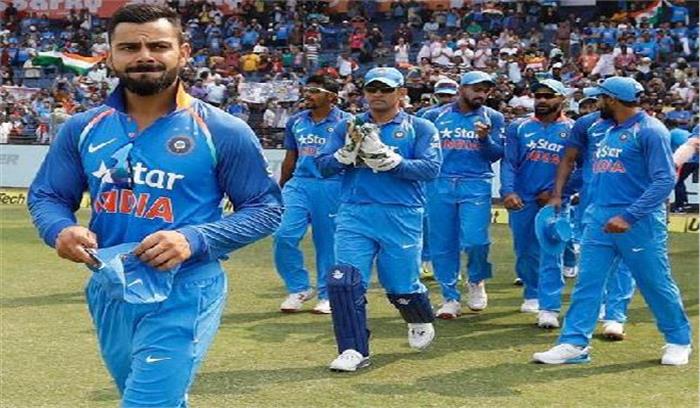 कैंडी वनडे : भारत को मिला 218 का लक्ष्य​​​​​​​