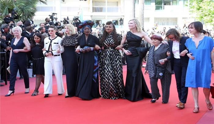 इंडस्ट्री में लैंगिक असमानता को लेकर कान्स में विरोध