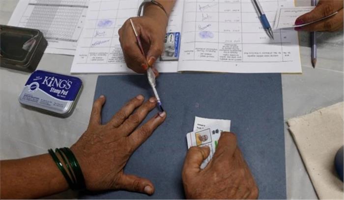 दिल्ली में अभी तक 60 फीसदी मतदान