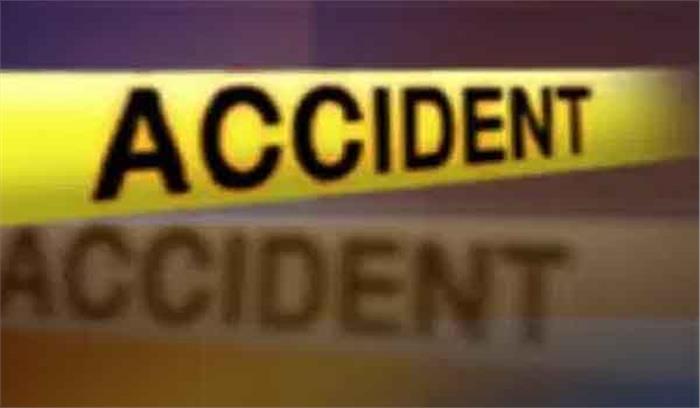 कार की टक्कर से युवक-युवती की मौत