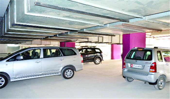 आम लोगों के लिए खुली बहुमंजिला पार्किंग
