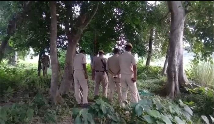 सुल्तानपुर में क्षेत्र पंचायत सदस्य का शव पेड़ से लटका मिला, हत्या की आशंका सुल्तानपुर में क्षेत्र पंचायत सदस्य का शव पेड़ से लटका मिला, हत्या की आशंका