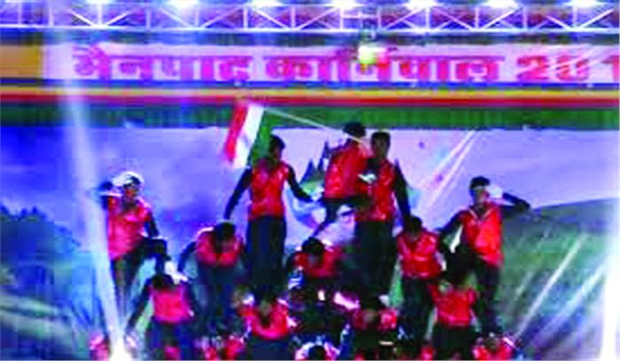 मैनपाट कार्निवाल का लाखों बकाया ठेकेदार ने की जनदर्शन में शिकायत