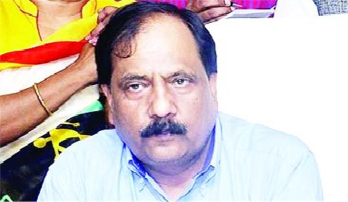 नकदी व ज्वैलरी के अलावा कई बेनामी संपत्ति के दस्तावेज भी बरामद किए गए